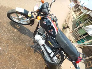 TVS HLX 125 2023 Black
