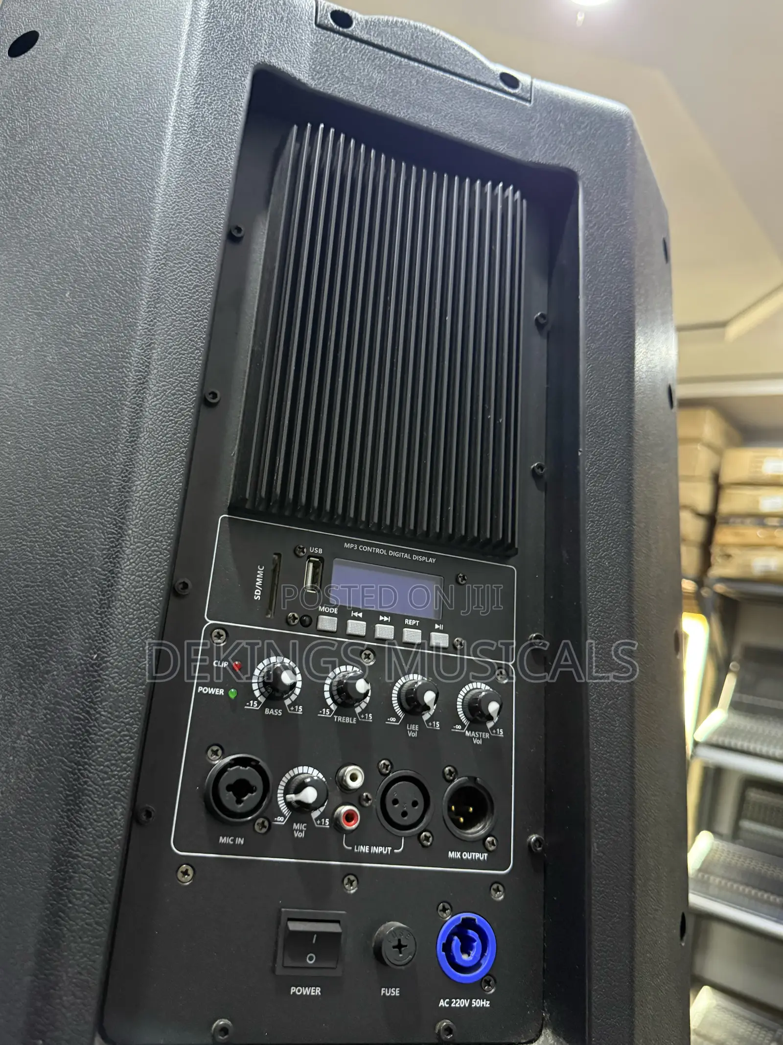 Mackie Active Speaker - Wall Hanging Speaker - Live Studio Speaker