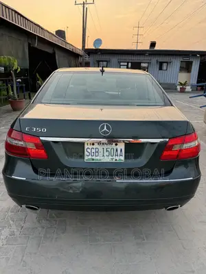 Mercedes-Benz E350 2010 Green