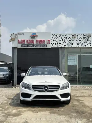 Mercedes-Benz C300 Luxury 4dr AWD 4Matic Sedan (2.0L 4cyl 7A) 2015