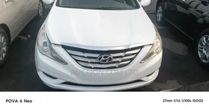 Hyundai Sonata GLS Sedan FWD (2.4L 4cyl 6A) 2011 White