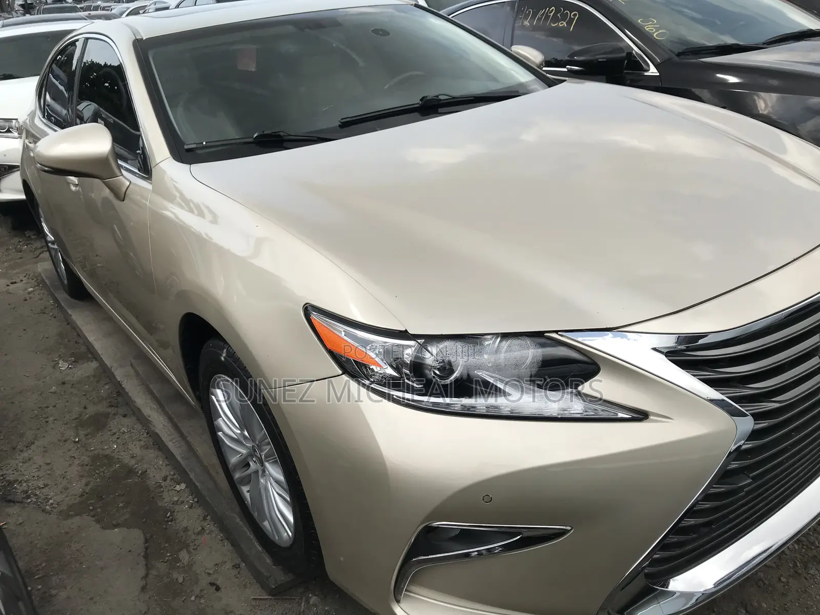 Lexus ES 2015 Gold