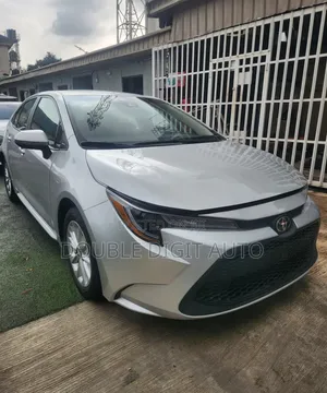 Toyota Corolla LE 2021 Silver