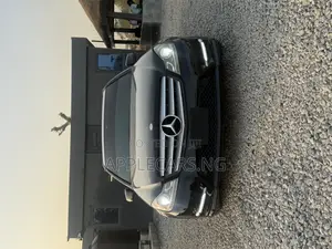 Mercedes-Benz C300 2011 Black