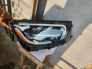 Glc300 2019 Headlight