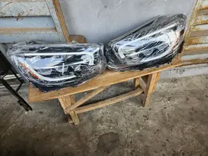 Glc300 2019 Set of Headlight