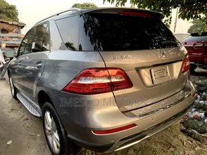 Mercedes-Benz M Class ML350 4dr SUV (3.5L 6cyl 7A) 2014 Gray