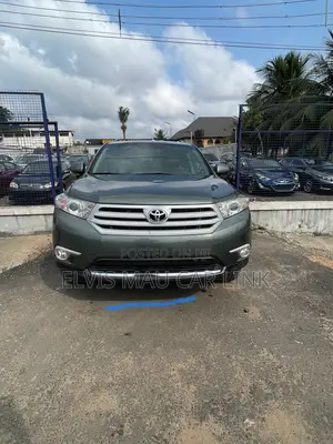 Toyota Highlander Limited 4dr SUV AWD (3.5L 6cyl 6A) 2014 Green