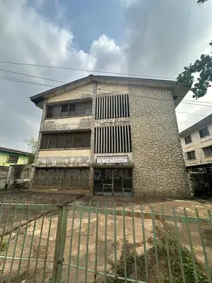 20bdrm House in Behind Ajimobimosque, Oke Ado for sale