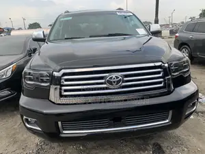 Toyota Sequoia Platinum 4dr SUV 4WD (5.7L 8cyl 6A) 2016 Black