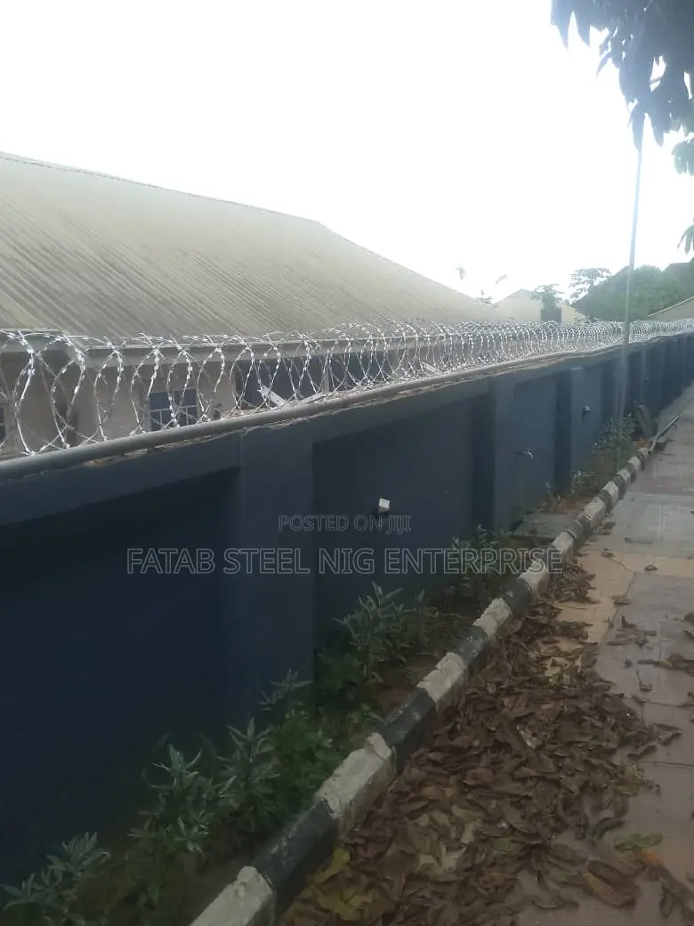 Wholesale and Distributor Galvanized Anti Rust Razor Wire
