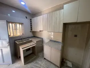 4bdrm Townhouse/Terrace in Apo Resettlement for sale