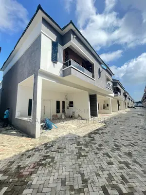4bdrm Duplex in Chevron for sale