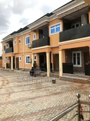 12bdrm Block of Flats in Sabi Place Ng, Benin City for sale