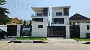 5bdrm Duplex in Chevron for sale