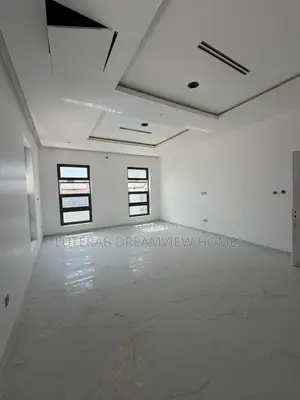 9bdrm Mansion in Maitama for sale
