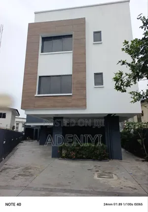 16bdrm Block of Flats in Modupe Street, Ikeja for rent