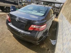 Toyota Camry SE V6 4dr Sedan (3.5L 6cyl 6AM) 2008 Gray