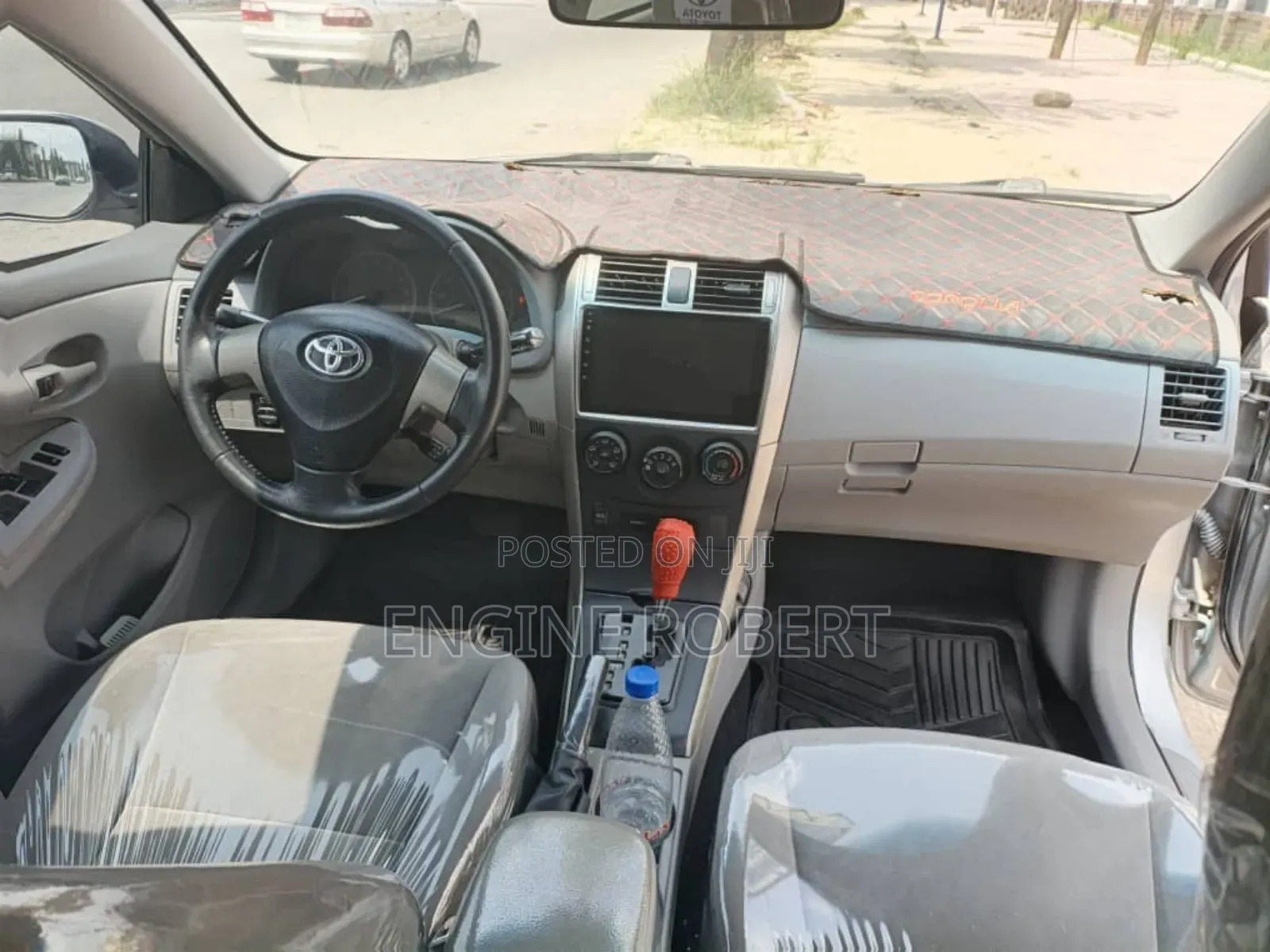 Toyota Corolla LE 4dr Sedan (1.8L 4cyl 4A) 2010 Silver