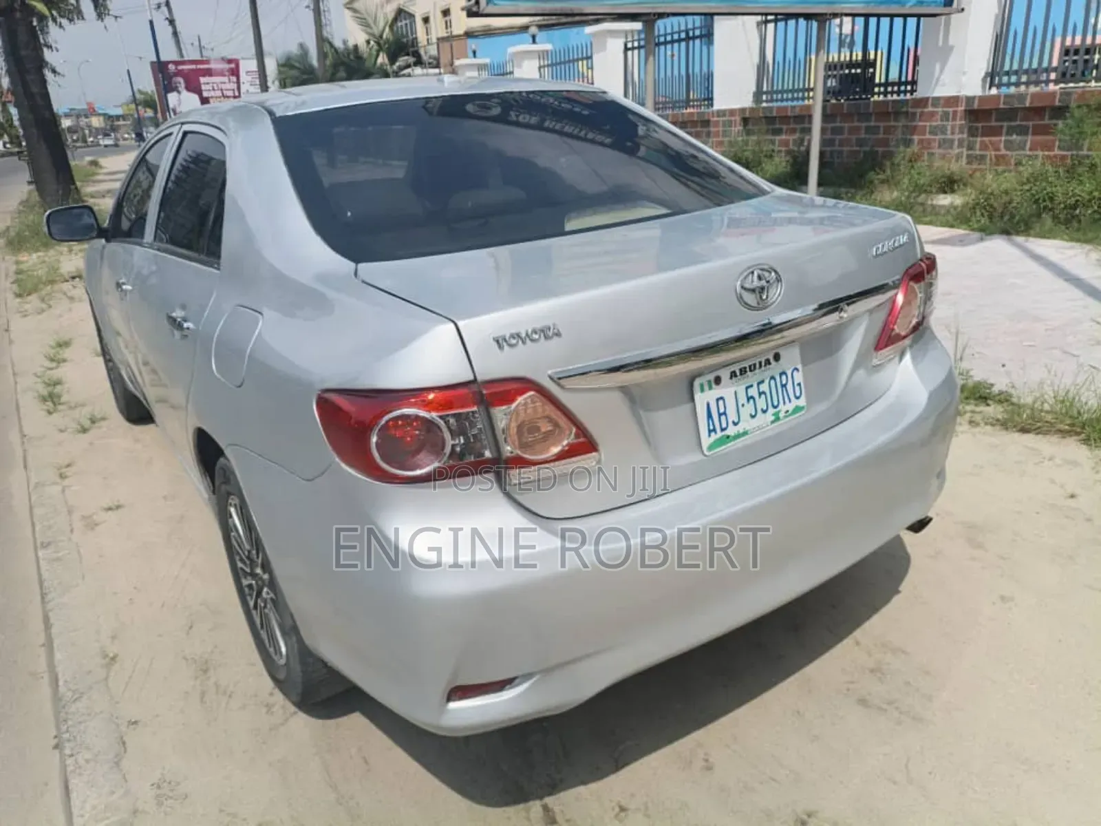 Toyota Corolla LE 4dr Sedan (1.8L 4cyl 4A) 2010 Silver