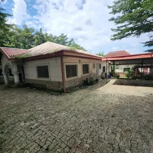 5bdrm Bungalow in Mbora for sale