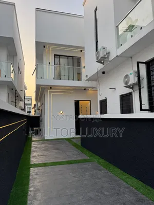 4bdrm Duplex in Chevron for sale