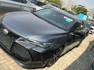 Toyota Avalon Touring FWD Sedan (3.5L V6 8A) 2019 Blue