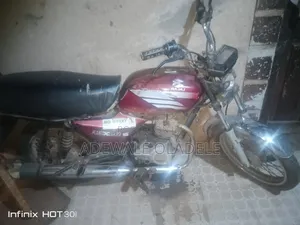 Yamaha Gear 2005 Red