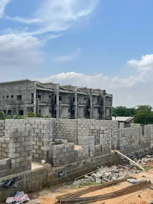 4bdrm Block of Flats in Perdana Haven, Life Camp for sale