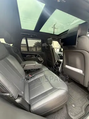 Land Rover Range Rover Vogue 2023 Black