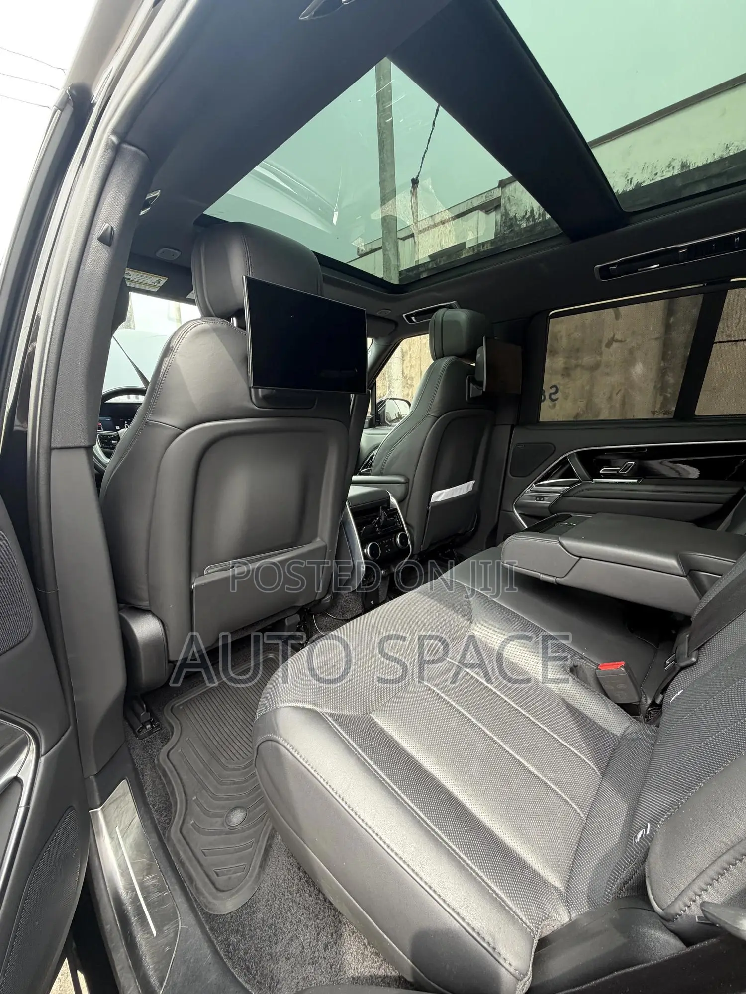 Land Rover Range Rover Vogue 2023 Black