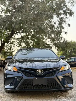 Toyota Camry SE FWD (2.5L 4cyl 8AM) 2018 Blue