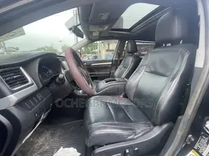 Toyota Highlander XLE 4dr SUV AWD (3.5L 6cyl 6A) 2015 Black