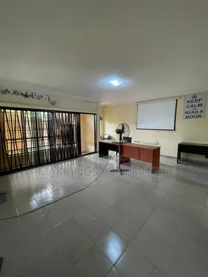 3bdrm Apartment in Lekki Phase 1 for rent