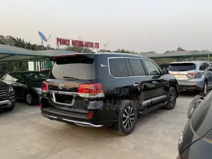Toyota Land Cruiser 5.7 V8 2013 Black
