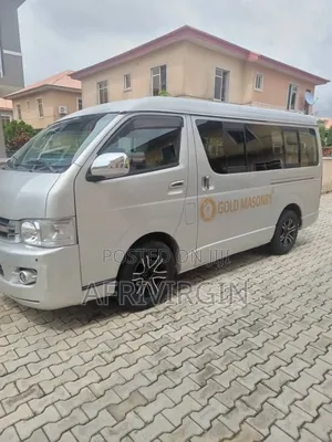 Toyota HiAce 2010 Silver