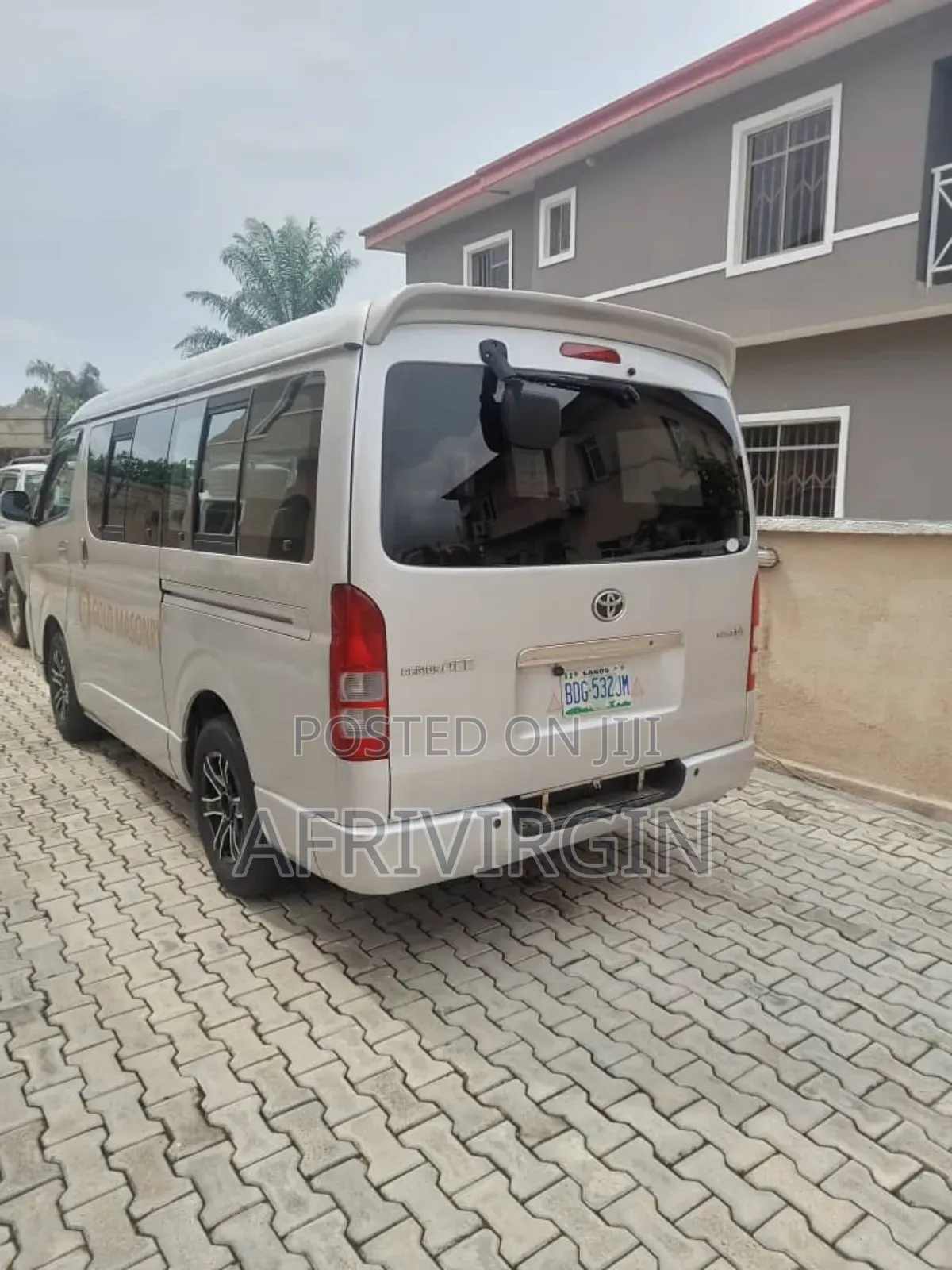 Toyota HiAce 2010 Silver