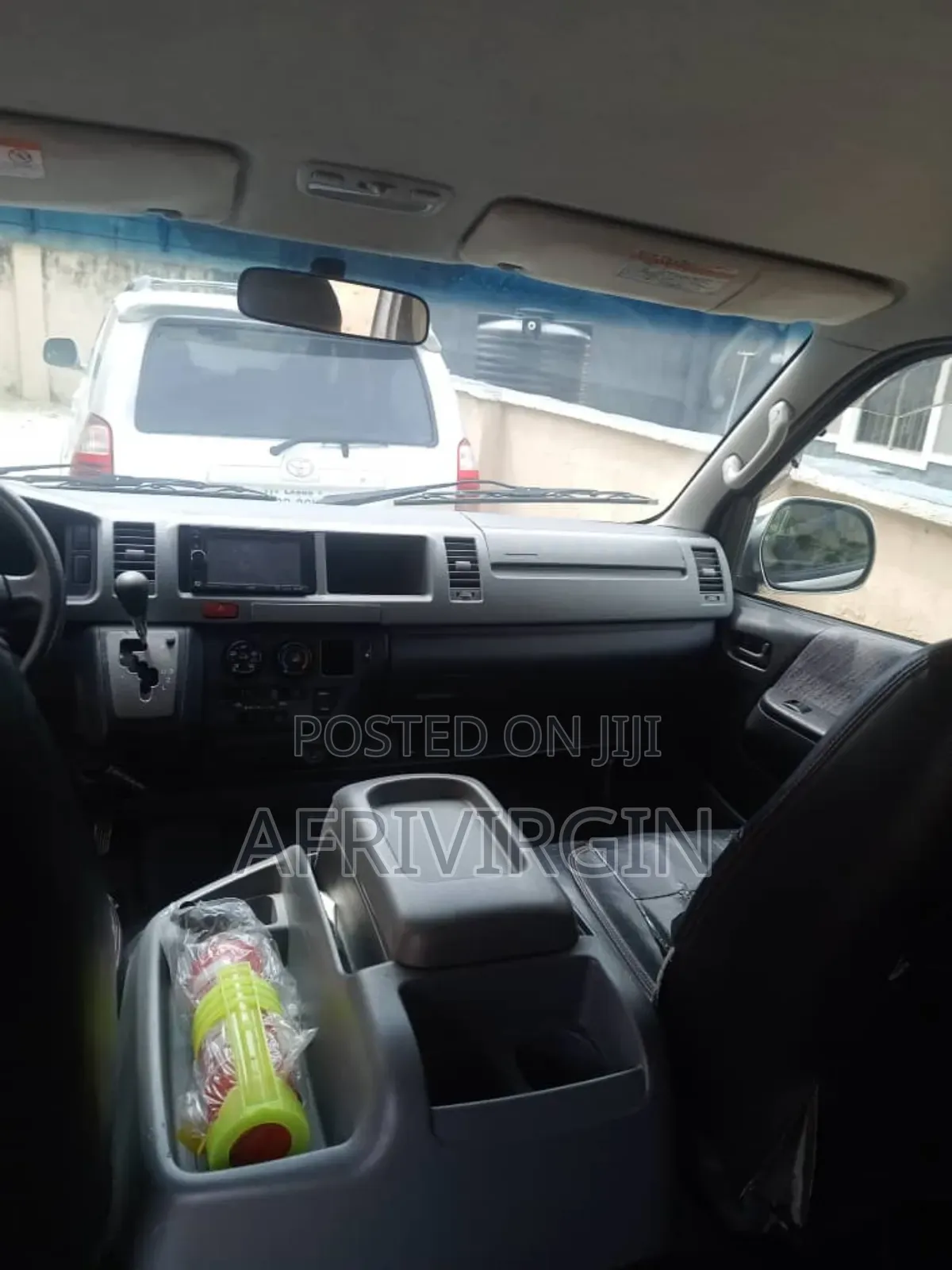 Toyota HiAce 2010 Silver