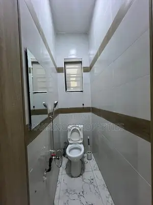 Mini Flat in Chevron for rent