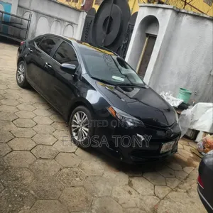Toyota Corolla LE (1.8L 4cyl 2A) 2018 Black