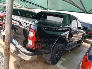 Toyota Hilux 2013 Black
