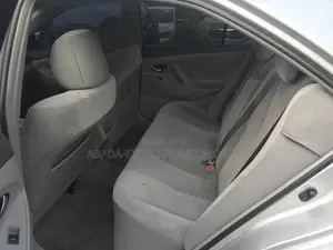 Toyota Camry LE 4dr Sedan (2.5L 4cyl 6A) 2011 Silver