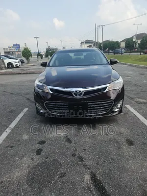 Toyota Avalon XLE Premium Sedan FWD (3.5L 6cyl 6A) 2013