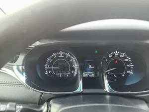 Toyota Avalon XLE Premium Sedan FWD (3.5L 6cyl 6A) 2013
