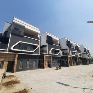 4bdrm Townhouse/Terrace in Gaduwa for sale