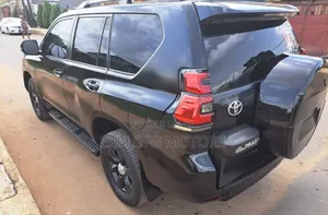 Toyota Land Cruiser Prado 2011 Black