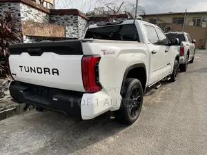 Toyota Tundra Limited CrewMax 6.5' Bed 2023 White