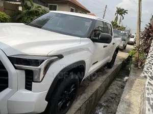 Toyota Tundra Limited CrewMax 6.5' Bed 2023 White
