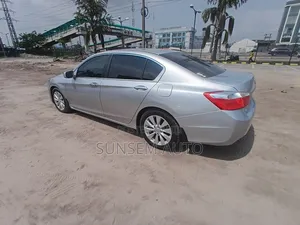 Honda Accord EX 4dr Sedan FWD (2.4L 4cyl 2A) 2013 Silver