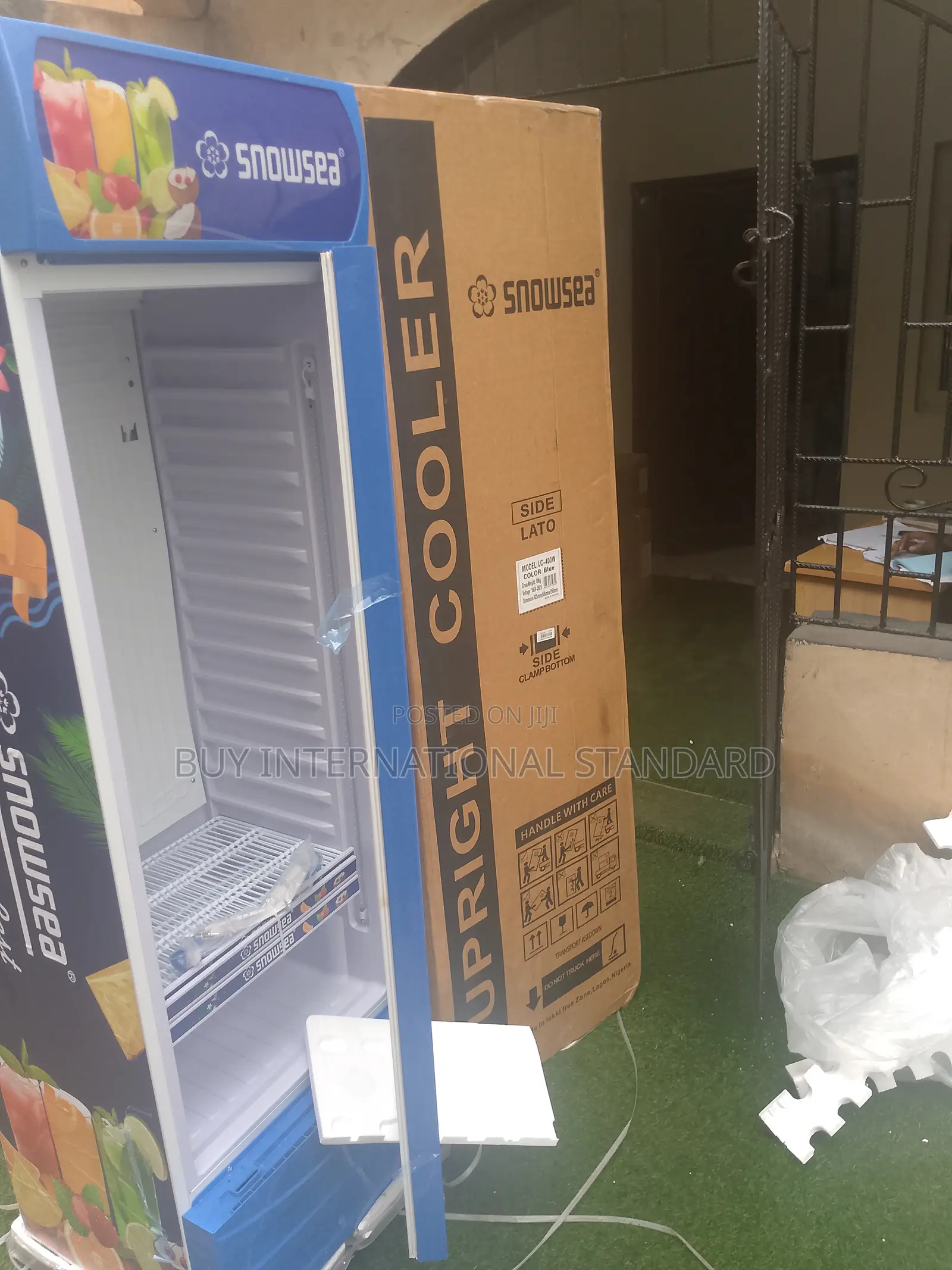 Snowsea 400l Display Chiller – With Shelves